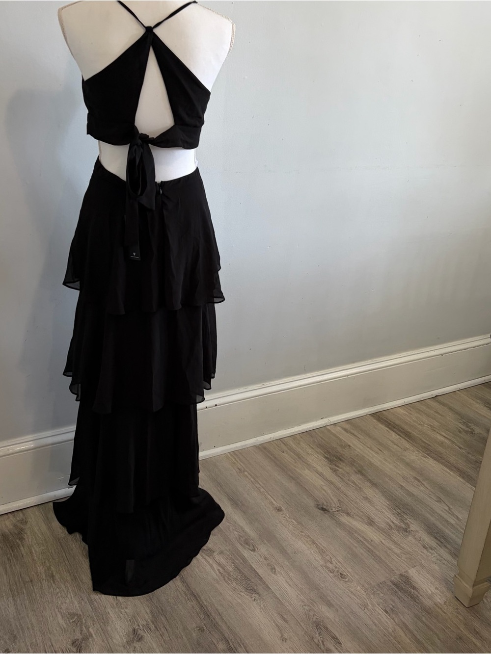 New Lulus Tier and Now Tie-Back Tiered Maxi Dress Womens M Dance Formal Wedding - Picture 7 of 8